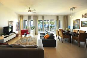 Infiniti Blu Luxury Ocean Front Condos