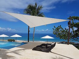 Infiniti Blu Luxury Ocean Front Condos