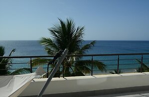 Infiniti Blu Luxury Ocean Front Condos