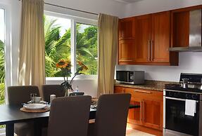 Infiniti Blu Luxury Ocean Front Condos