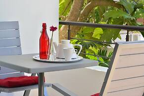 Infiniti Blu Luxury Ocean Front Condos