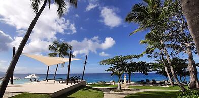 Infiniti Blu Luxury Ocean Front Condos