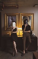 Art Mai Gallery Nimman Hotel