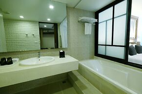 Art Mai Gallery Nimman Hotel