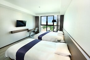 Hotel The One