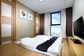 Hotel The One