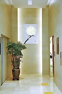 Hotel The One