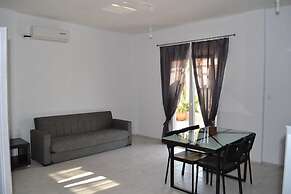 Alexandros Apartments