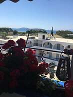 Alexandros Apartments