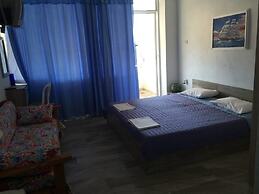 Alexandros Apartments