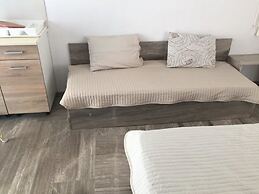 Alexandros Apartments