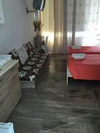 Alexandros Apartments