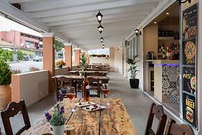 Wilde Rose Hotel