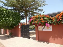 Leo's Beach Hotel & Restaurant - Adults Only