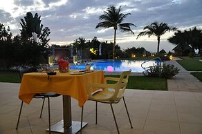 Leo's Beach Hotel & Restaurant - Adults Only