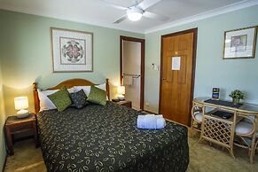 Ainslie Manor Guests House