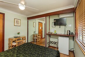 Ainslie Manor Guests House