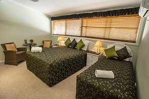 Ainslie Manor Guests House