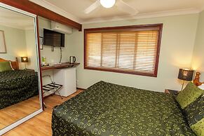 Ainslie Manor Guests House
