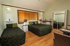 Ainslie Manor Guests House