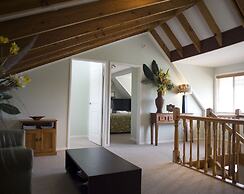 Ainslie Manor Guests House