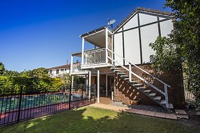 Ainslie Manor Guests House
