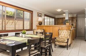 Ainslie Manor Guests House