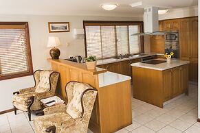 Ainslie Manor Guests House