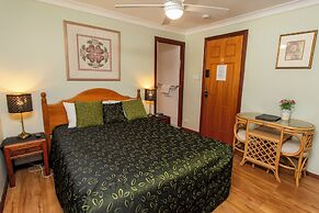 Ainslie Manor Guests House