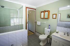 Ainslie Manor Guests House