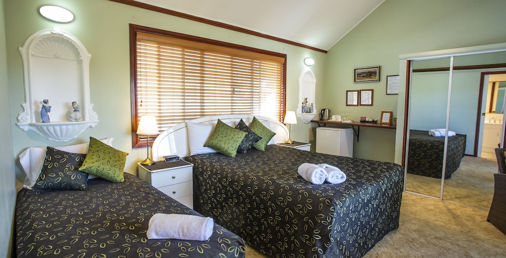 Ainslie Manor Guests House
