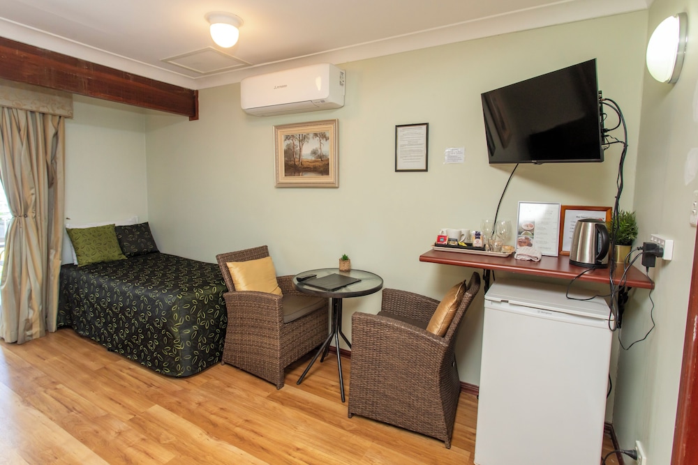 Ainslie Manor Guests House