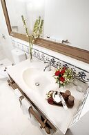 Adhisthana Hotel