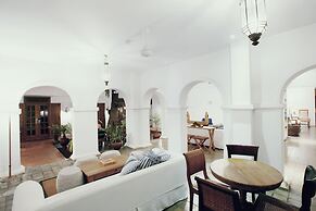 Adhisthana Hotel