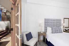 Adhisthana Hotel