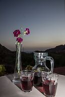 Ammoudi Hotel