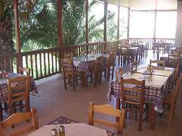 Ammoudi Hotel