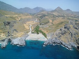 Ammoudi Hotel