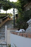 Zefiros Traditional Hotel