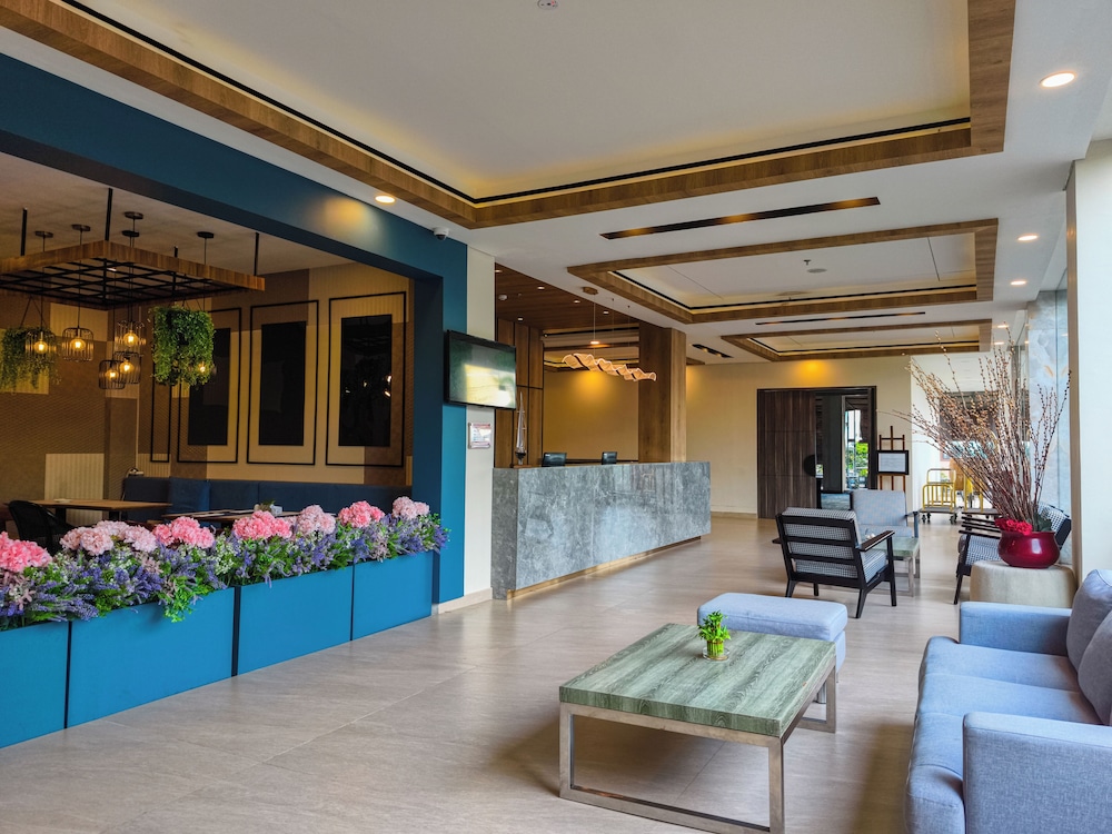 Golden Tulip Belitung