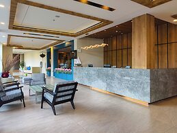 Golden Tulip Belitung