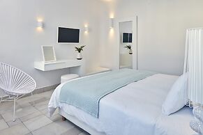 Aqua Blue Hotel