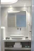 Aqua Blue Hotel
