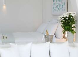 Aqua Blue Hotel