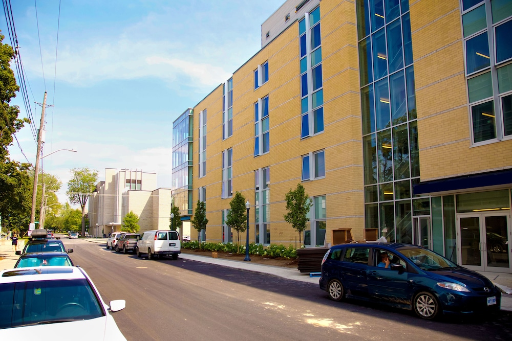 Queen's University - David C. Smith House - Campus Accommodation