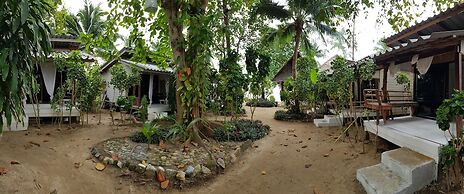 Haad Chao Phao Resort