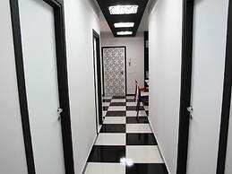 Black & White G&G