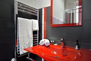 Black & White G&G