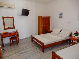Ioanna Rooms