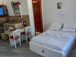 Ioanna Rooms